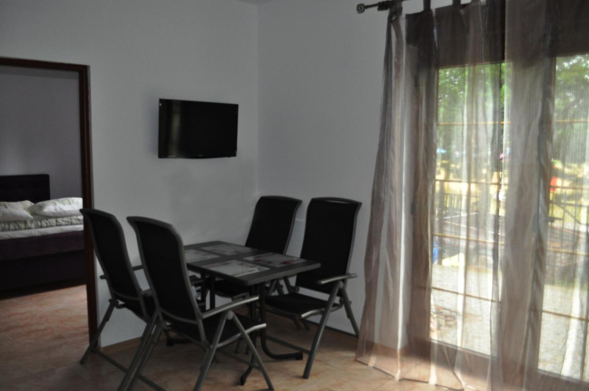 Osrodek Wypoczynkowy Raf-Mil Aparthotel Wicie  Exterior photo