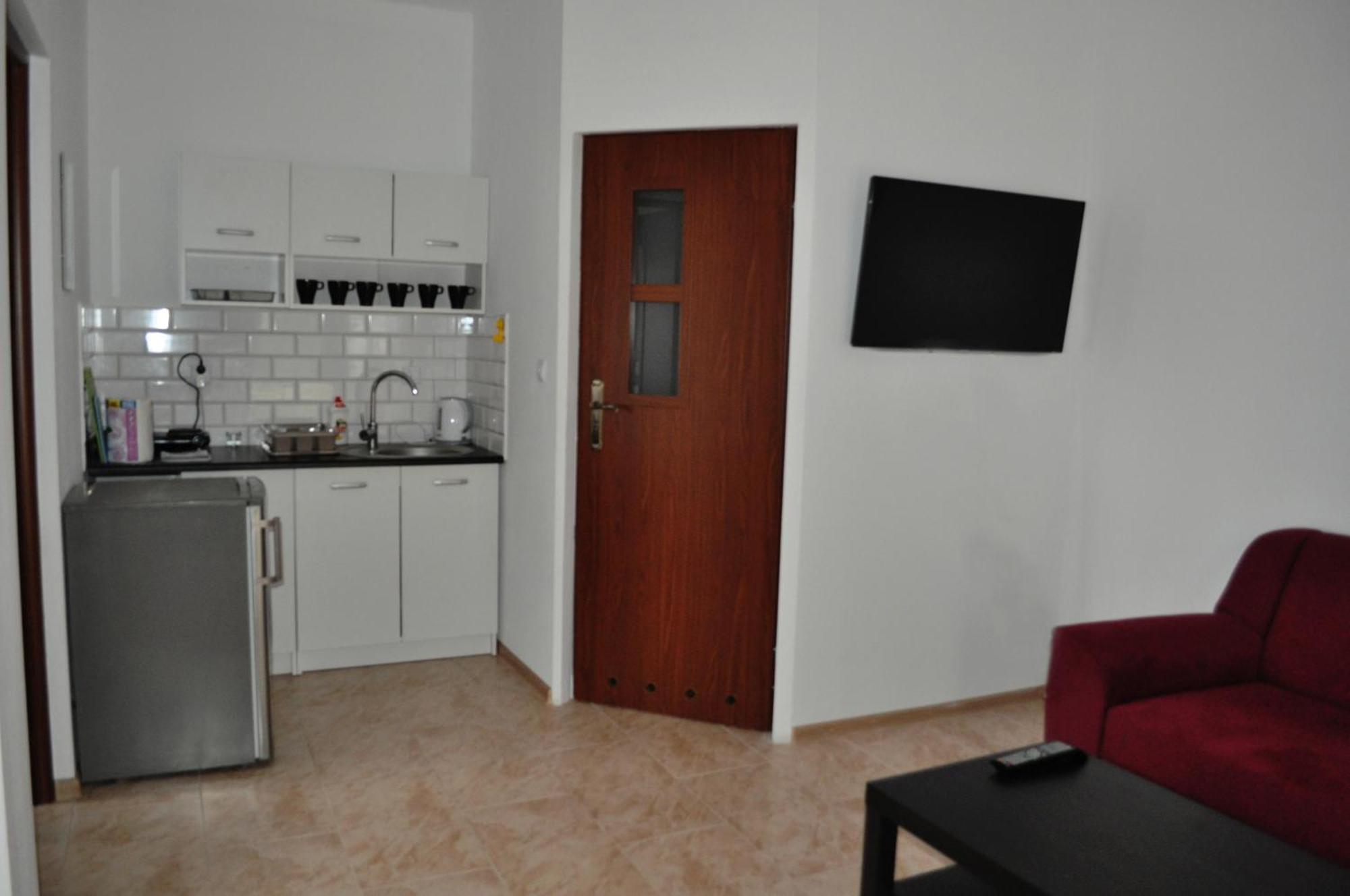 Osrodek Wypoczynkowy Raf-Mil Aparthotel Wicie  Exterior photo